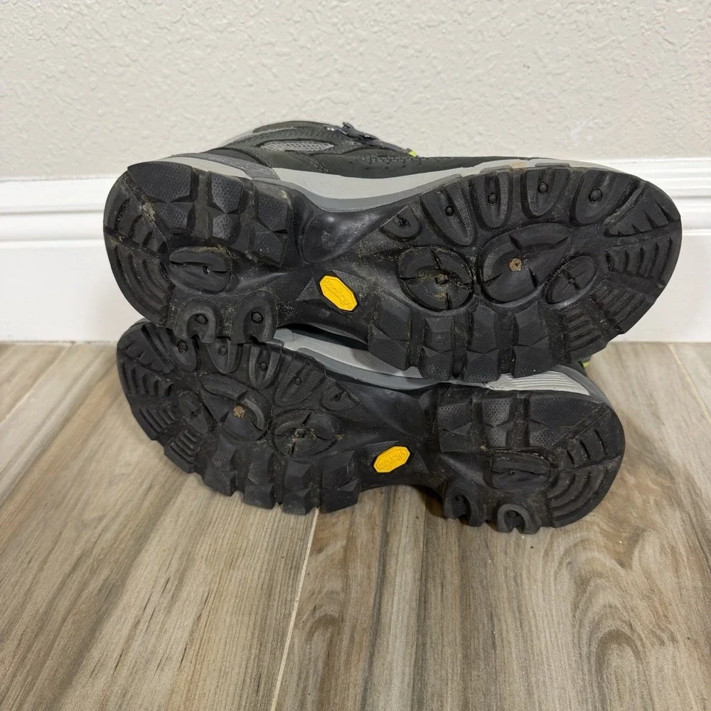 Vasque 7481 Breeze 2.0 Gray Mid Hiking Trail Boot Women's ‎ 8.5 M Outdoor Vibram